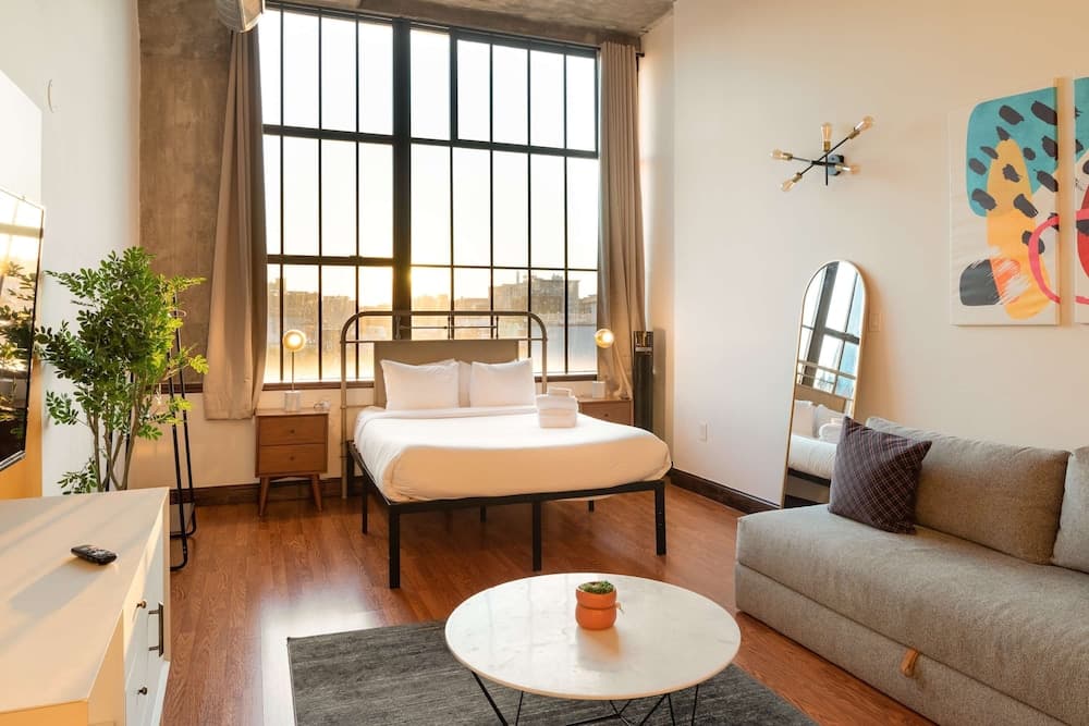 Sosuite Studio Penthouse w W/d, Gym, On-site Bar featured exterior or lobby in Philadelphia, PA — similar hotel