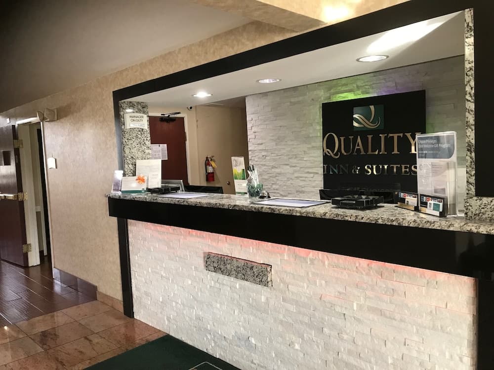 Quality Inn & Suites Middletown - Franklin interior in Franklin, OH — gallery photo 2