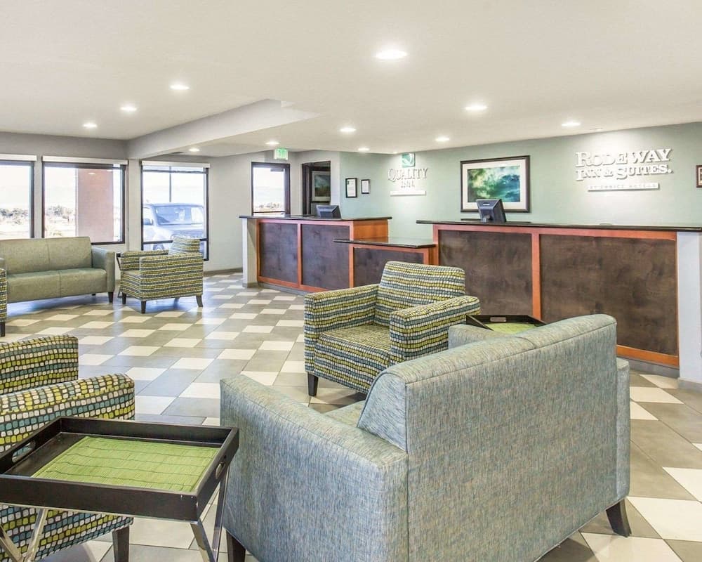 Quality Inn Needles interior in Needles, CA — gallery photo 2