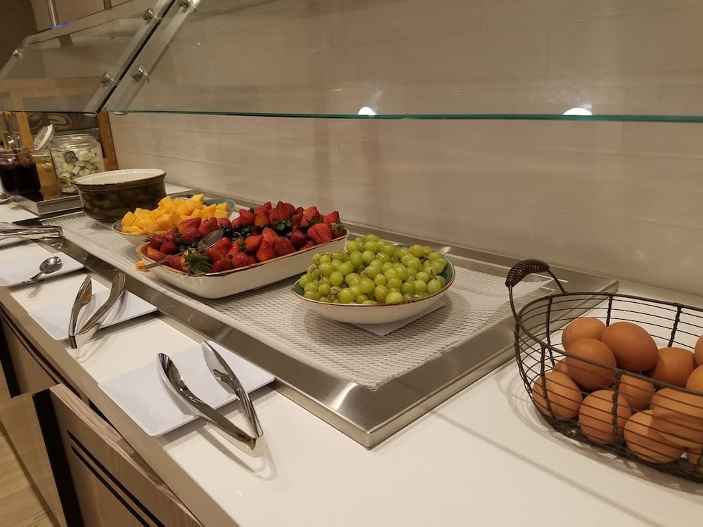 Hyatt Place Indianapolis / Fishers interior in Fishers, IN — gallery photo 2