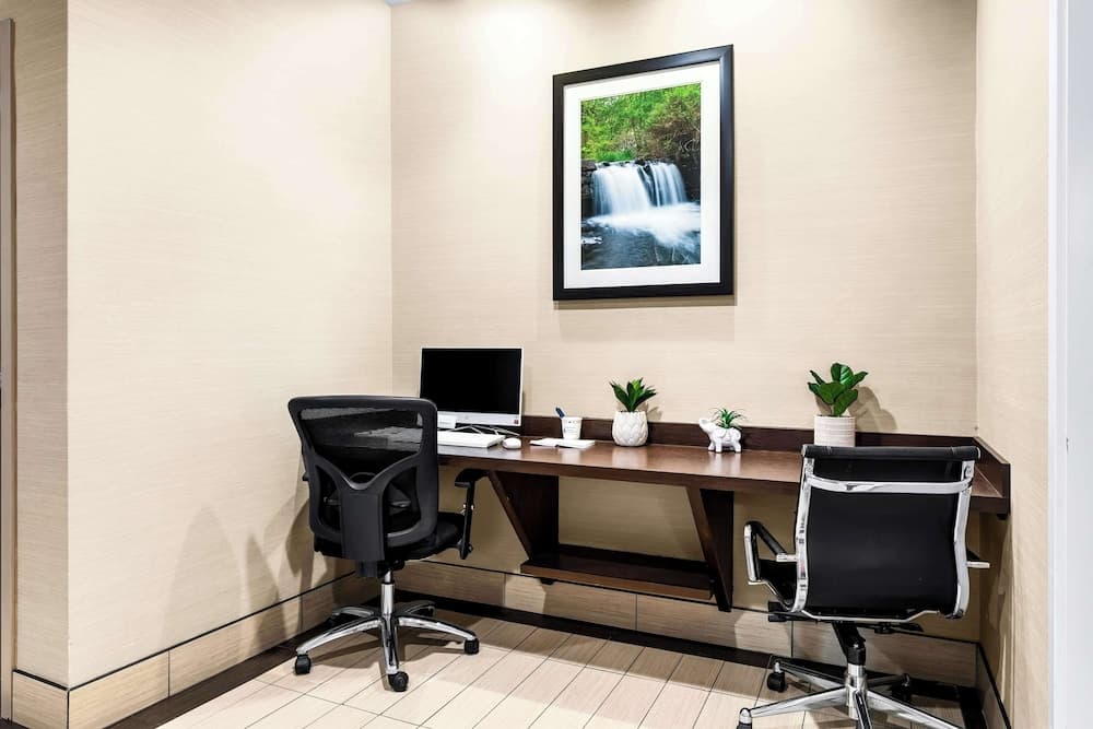 SureStay Plus by Best Western Reading North gallery photo in Reading, PA — image 16