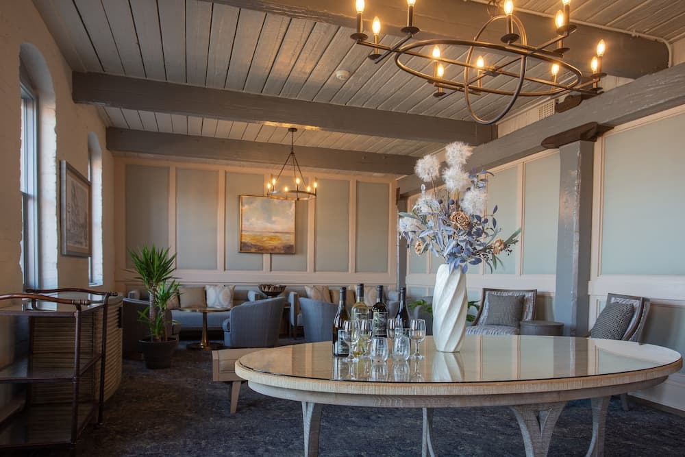Olde Harbour Inn, Historic Inns of Savannah. interior in Savannah, GA — gallery photo 2