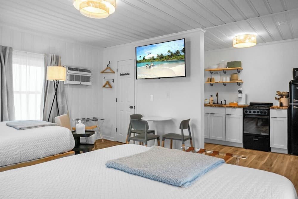 Boardwalk Inn property views in Carolina Beach, NC — gallery photo 3