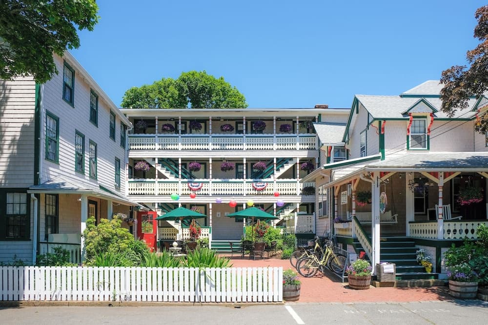 Pequot Hotel gallery photo in Oak Bluffs, MA — image 50