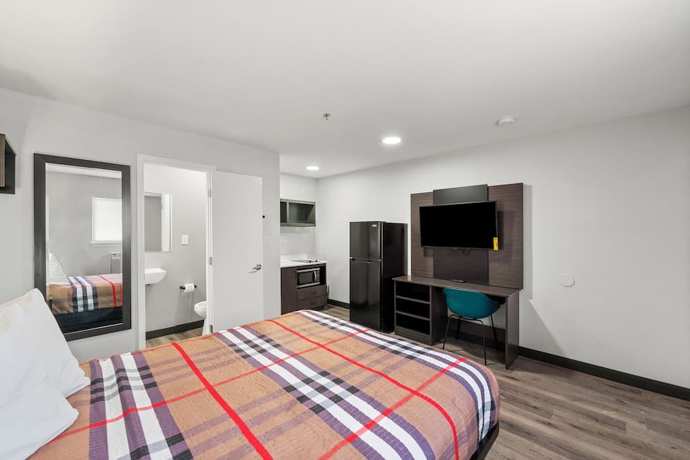 Southern Suites Kennesaw property views in Kennesaw, GA — gallery photo 3