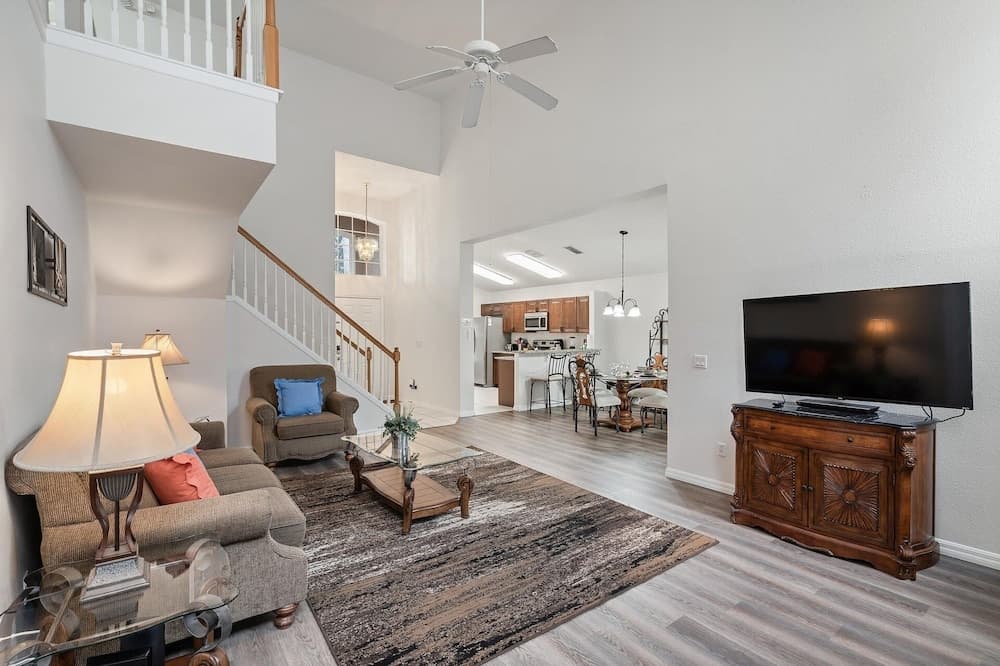 Highlands Reserve 4 Bedroom Vacation Home with Private Pool 4 Hotel Room — hotel in Davenport, Florida
