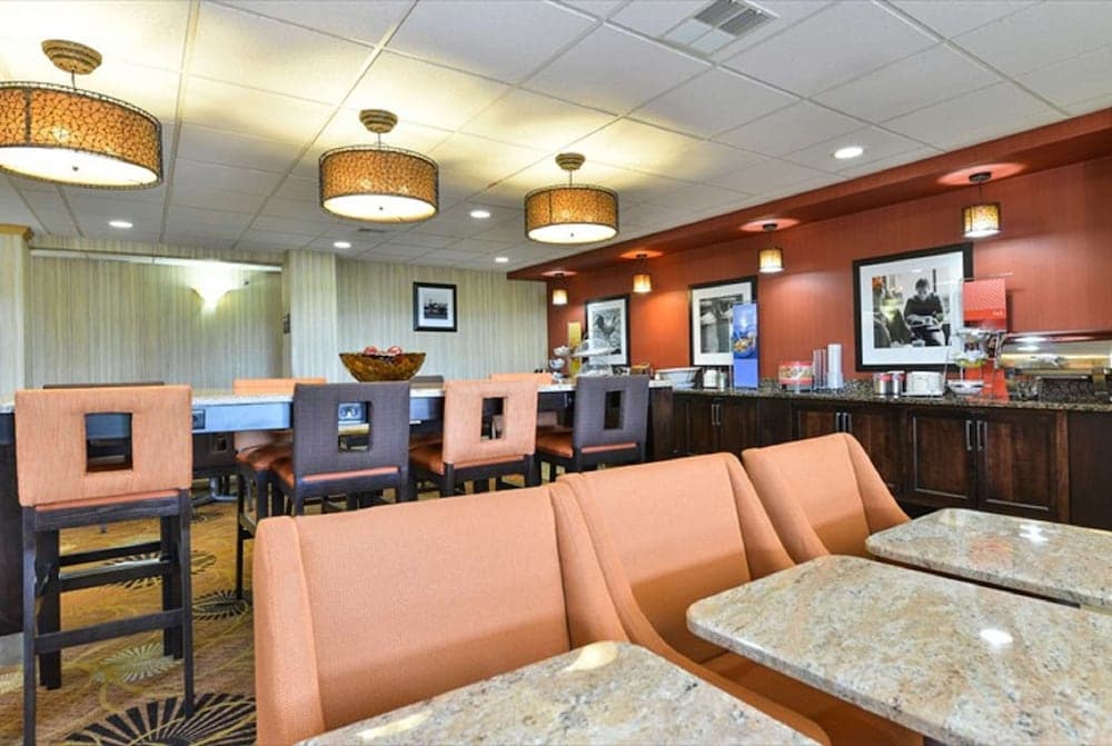 Hampton Inn Sturgis-Lagrange Area gallery photo in Sturgis, MI — image 9
