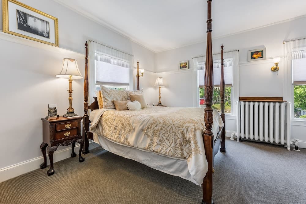 Castle Manor Inn property views in Gloucester, MA — gallery photo 3