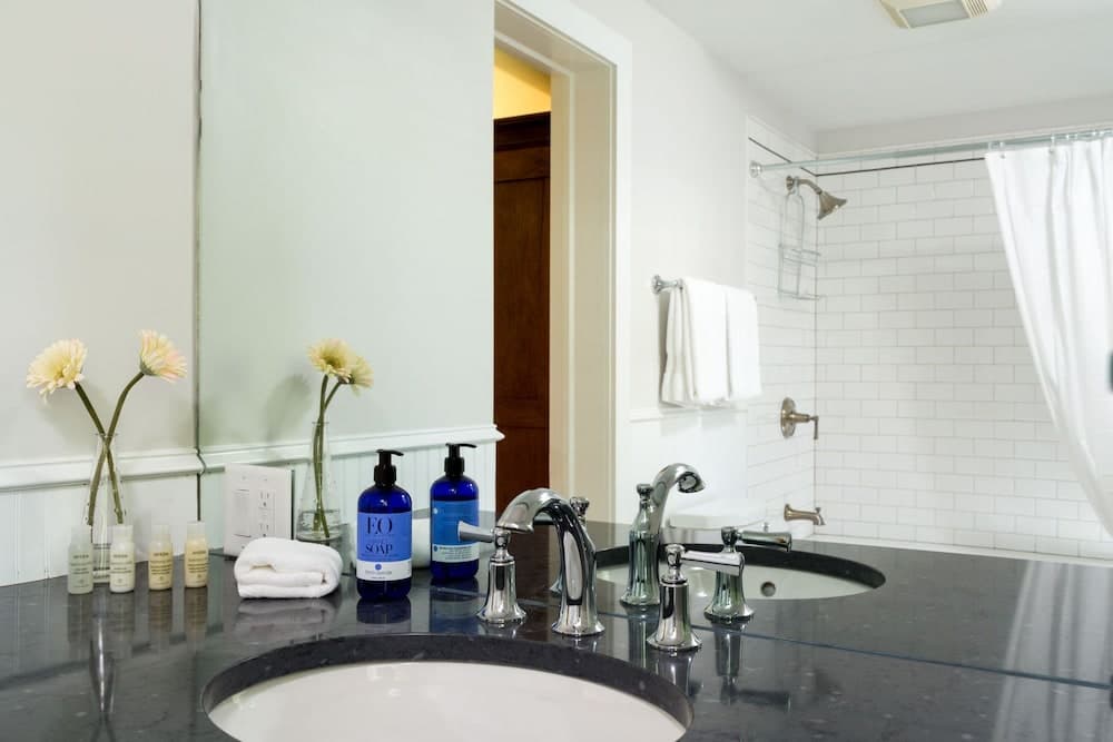 The Woodstock Inn on the Millstream gallery photo in Woodstock, NY — image 30