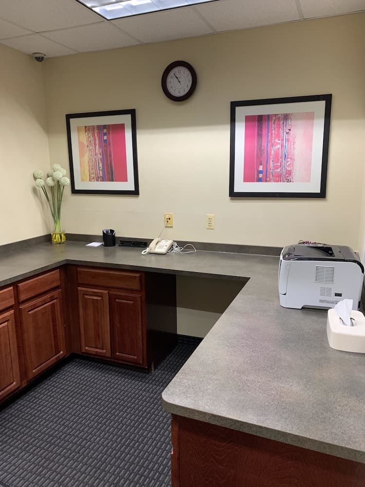 Towneplace Suites by Marriott Warren interior in Warren, MI — gallery photo 2
