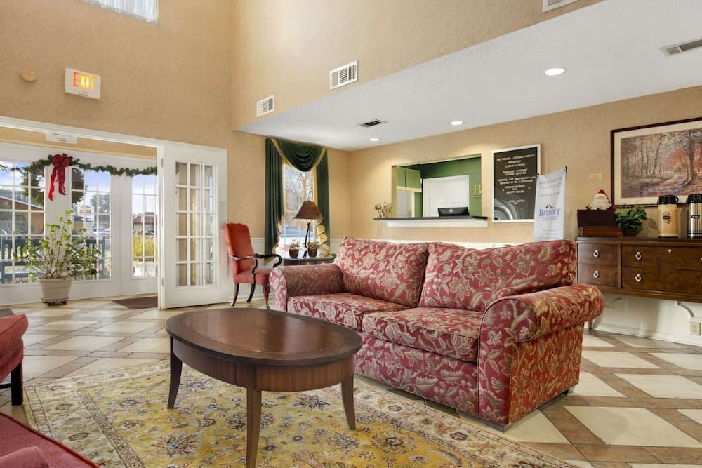Baymont by Wyndham Eufaula interior in Eufaula, AL — gallery photo 2