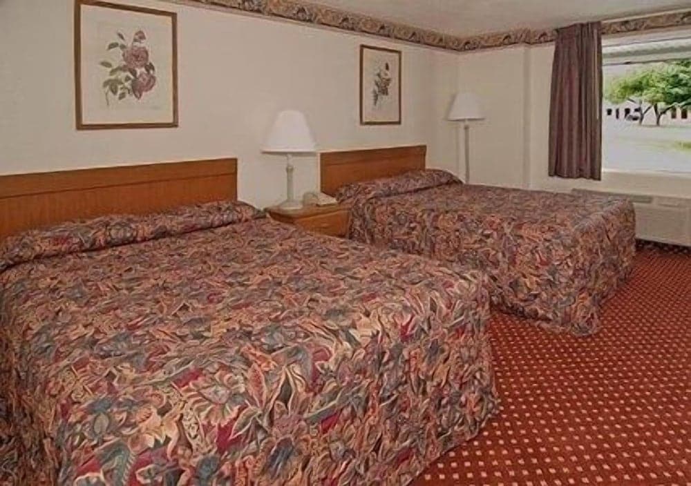 Gateway Inn featured exterior or lobby in Petersburg, VA — similar hotel