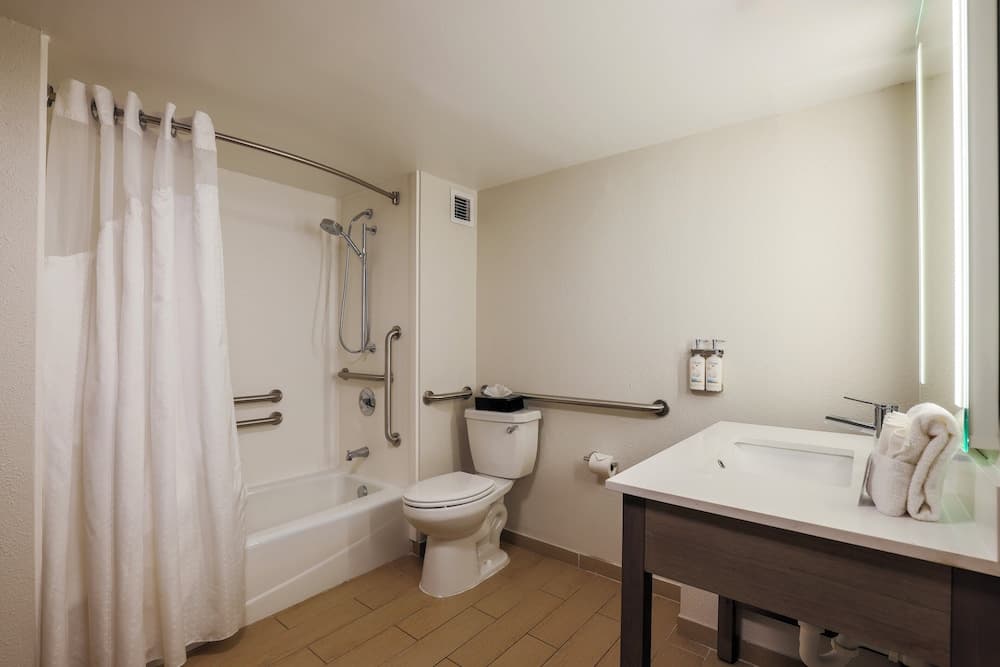 Holiday Inn Express Burlington by IHG gallery photo in Burlington, NC — image 17