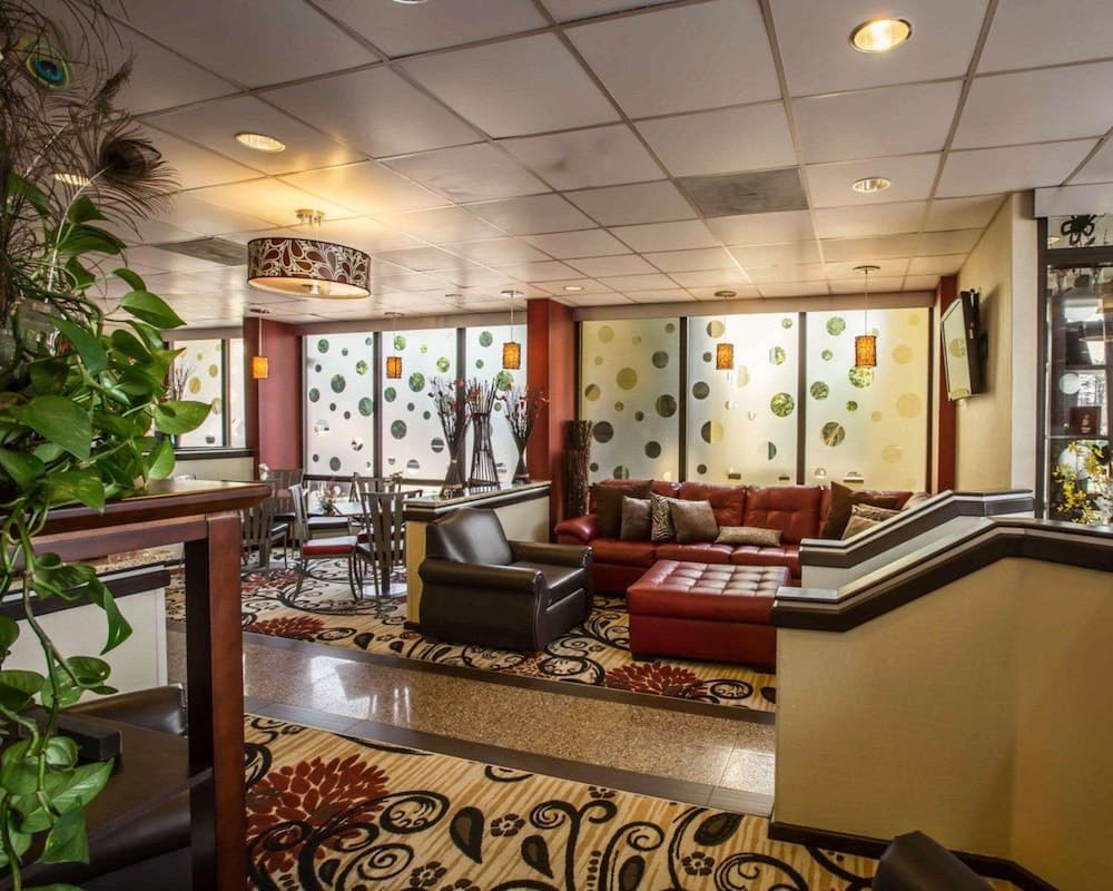 Quality Inn Jonesville I-77 interior in Jonesville, NC — gallery photo 2