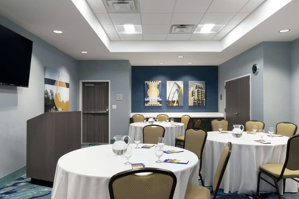 Hampton Inn O'Fallon gallery photo in O'Fallon, IL — image 18