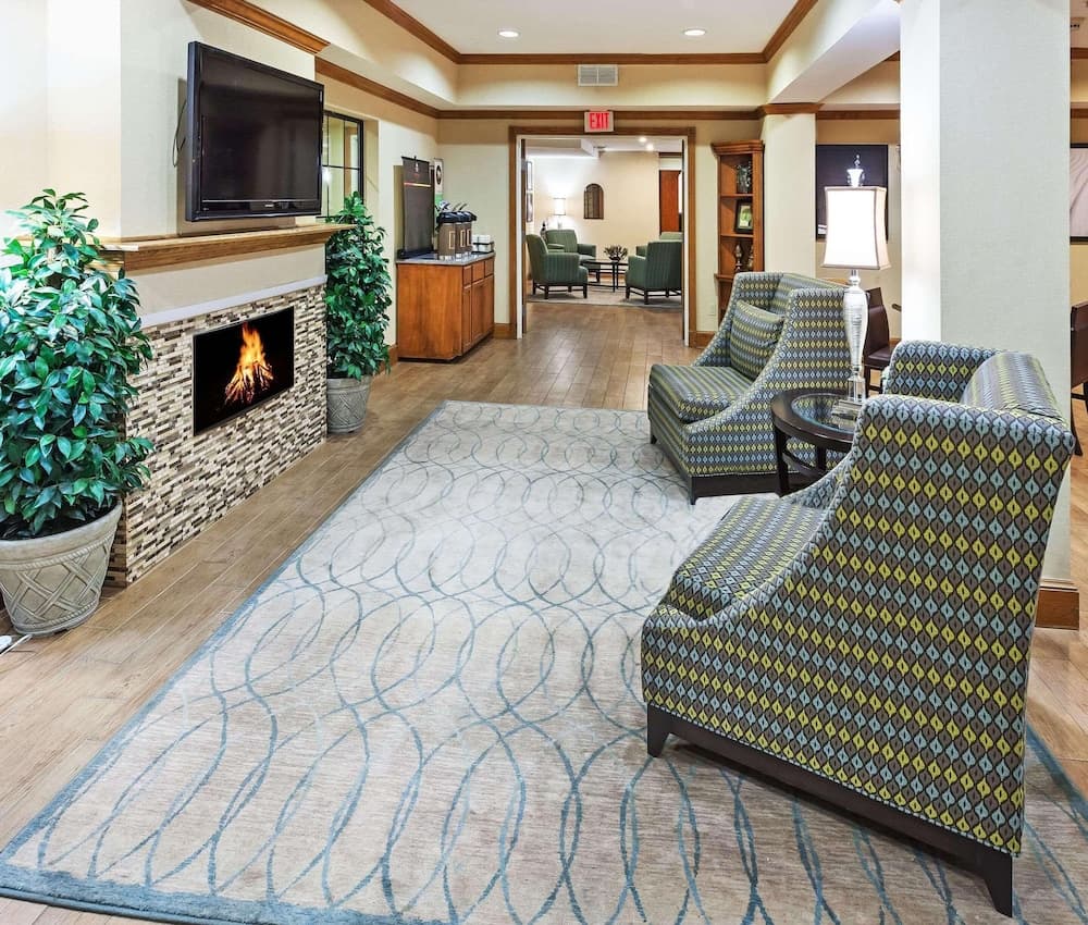 Country Inn & Suites by Radisson, Lubbock, TX interior in Lubbock, TX — gallery photo 2