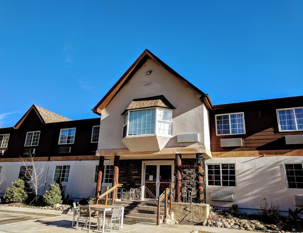 3 Peaks Lodge featured exterior or lobby in Keystone, CO — similar hotel