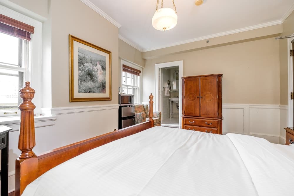 Hotel 340 property views in St. Paul, MN — gallery photo 3
