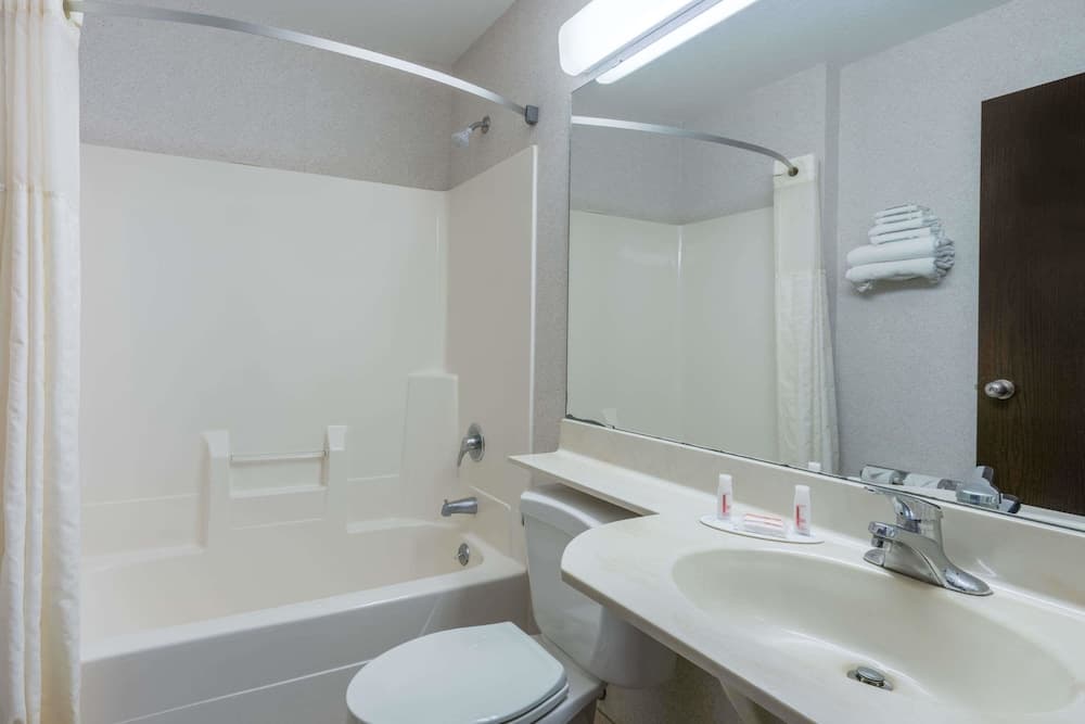 Microtel Inn by Wyndham Onalaska/La Crosse gallery photo in Onalaska, WI — image 7