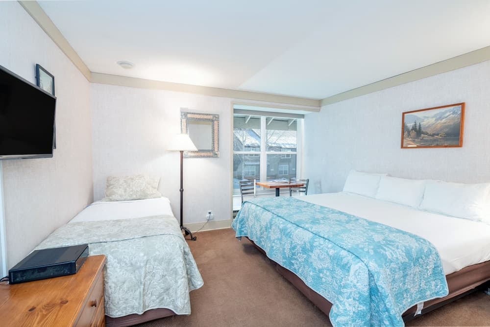 Mountainside Inn 114 1 Bedroom Hotel Room by Alpine Lodging Telluride — hotel in Telluride, Colorado