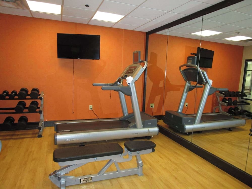 Country Inn & Suites by Radisson, Columbus-Edinburgh interior in Columbus, IN — gallery photo 2