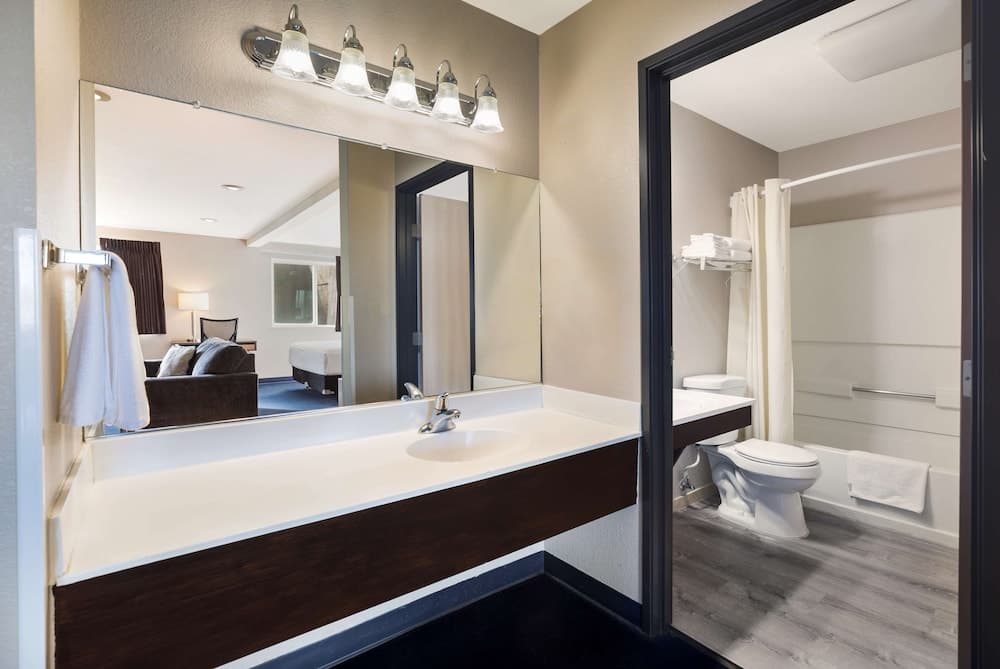 Americas Best Value Inn Sparks property views in Sparks, NV — gallery photo 3