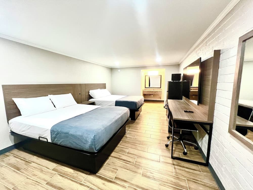 Economy Suites Extended Stay Tulsa interior in Tulsa, OK — gallery photo 2