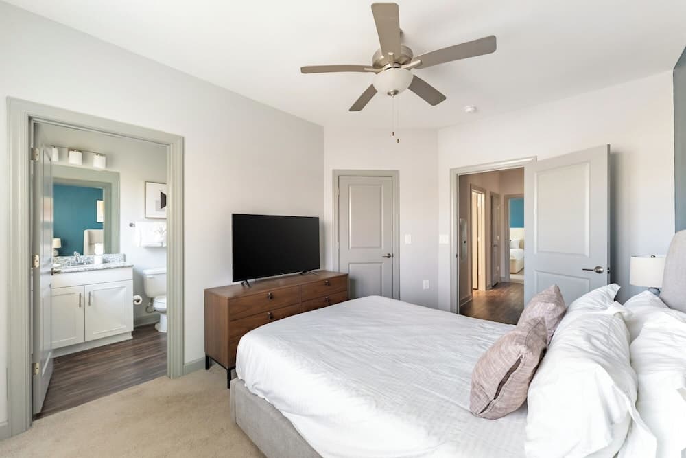 Landing Myrtle Beach interior in Socastee, SC — gallery photo 2
