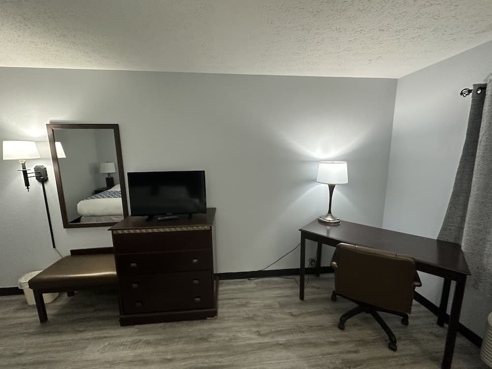 I65 Studio Suites interior in Scottsburg, IN — gallery photo 2
