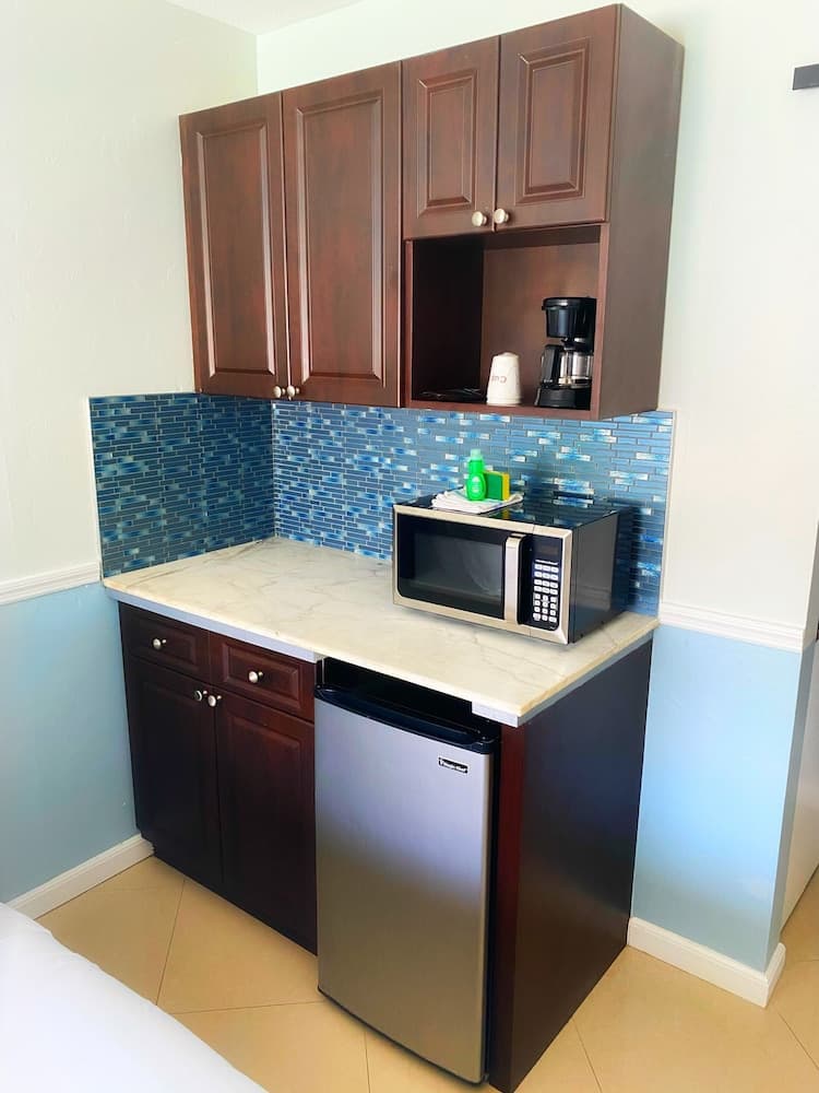 Honu Cove (Age 16+) property views in Deerfield Beach, FL — gallery photo 3