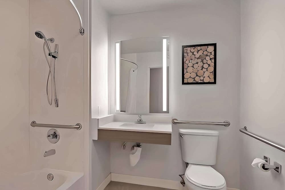 Comfort Inn Hayward - Oakland South gallery photo in Hayward, CA — image 8