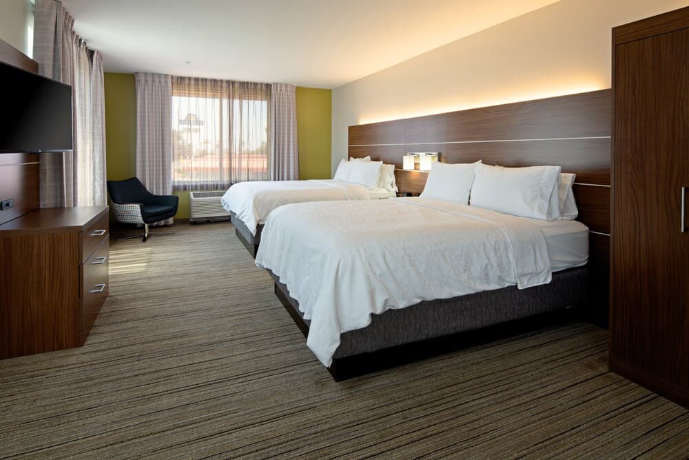 Holiday Inn Express Hotel & Suites Fresno South by IHG interior in Fresno, CA — gallery photo 2
