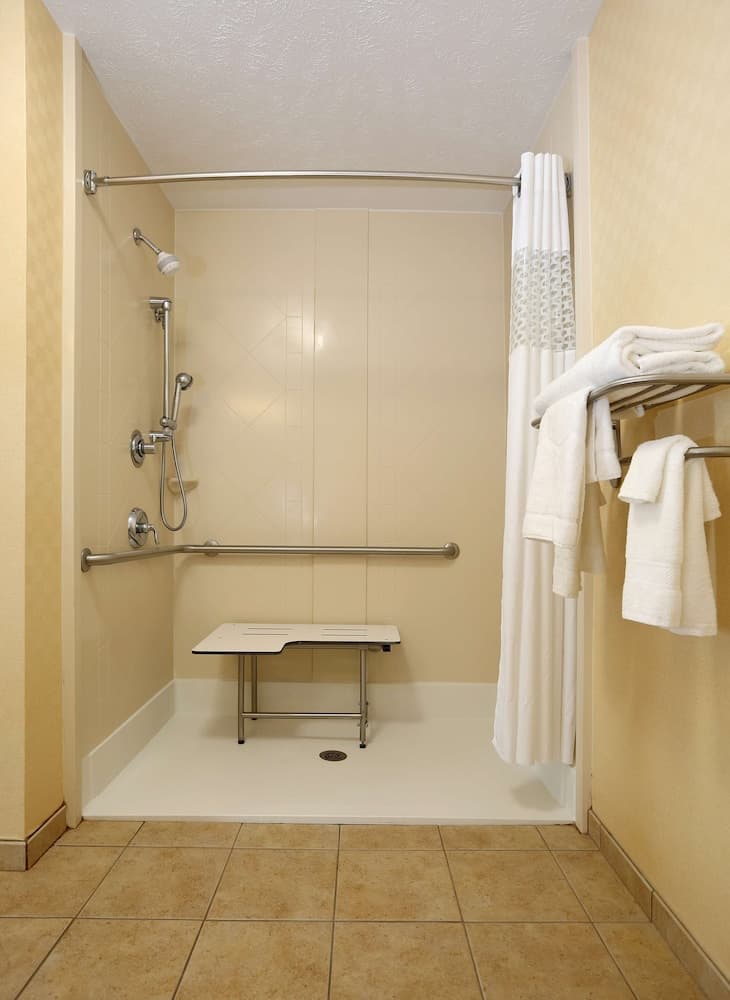 Hampton Inn Waterloo Cedar Valley gallery photo in Waterloo, IA — image 45