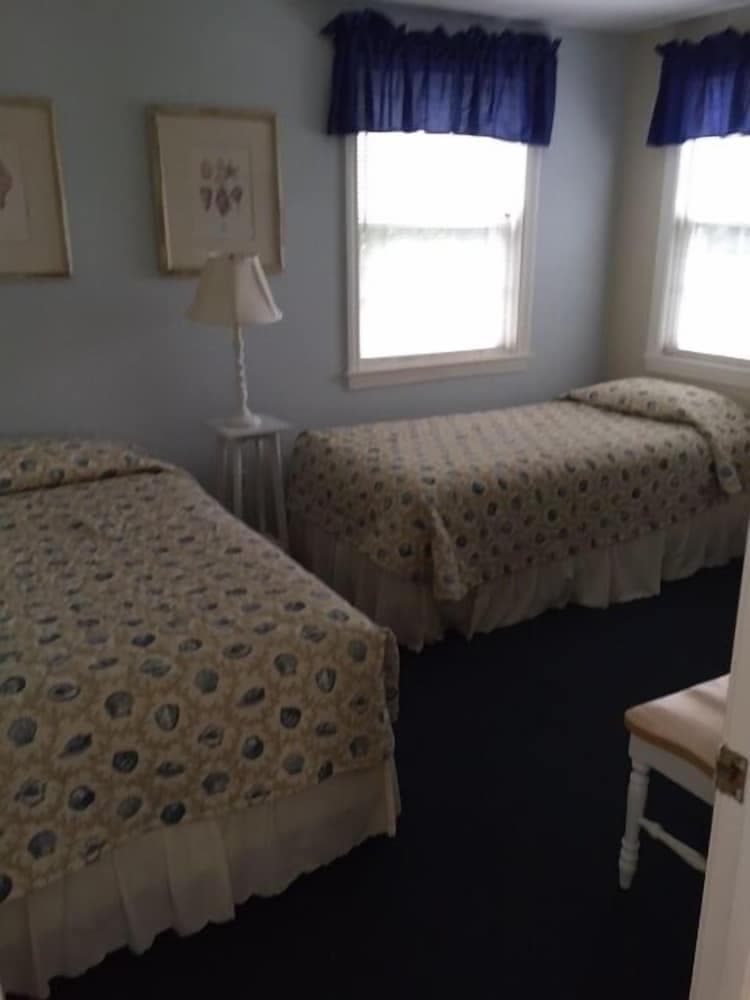 Colonial Acres Resort interior in West Yarmouth, MA — gallery photo 2
