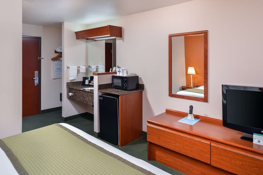 Travelodge Suites by Wyndham Newberg gallery photo in Newberg, OR — image 105