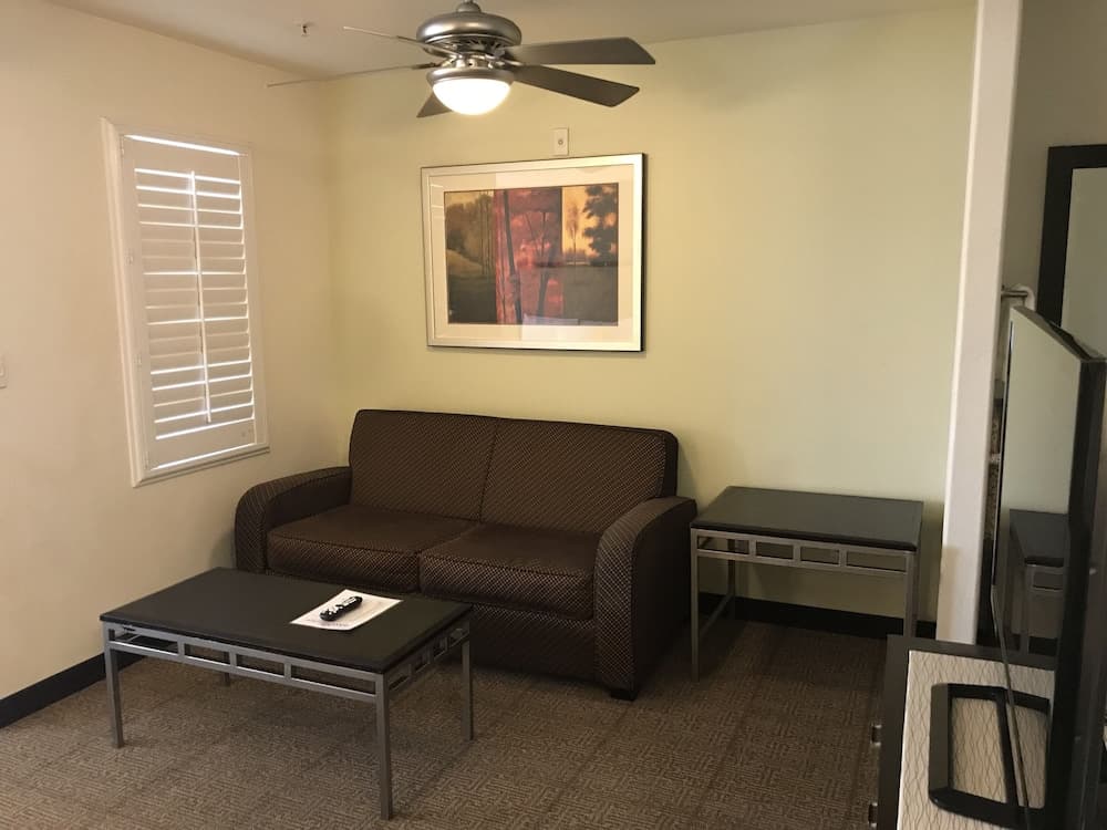 Hawthorn Suites by Wyndham Victorville gallery photo in Victorville, CA — image 19