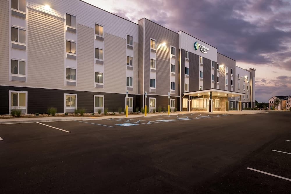 Woodspring Suites Anderson North I-85 interior in Anderson, SC — gallery photo 2