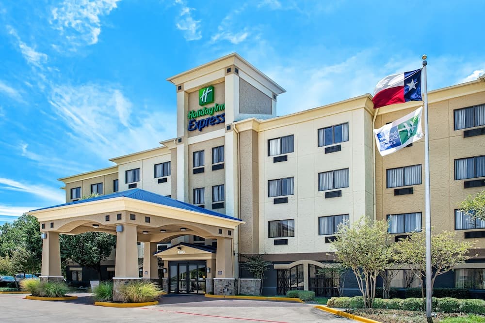 Holiday Inn Express Hotel & Suites Fort Worth Southwest I-20 by IHG featured exterior or lobby in Fort Worth, TX — similar hotel