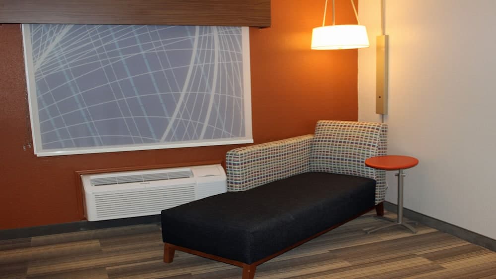 Holiday Inn Express Winfield by IHG gallery photo in Hurricane, WV — image 19