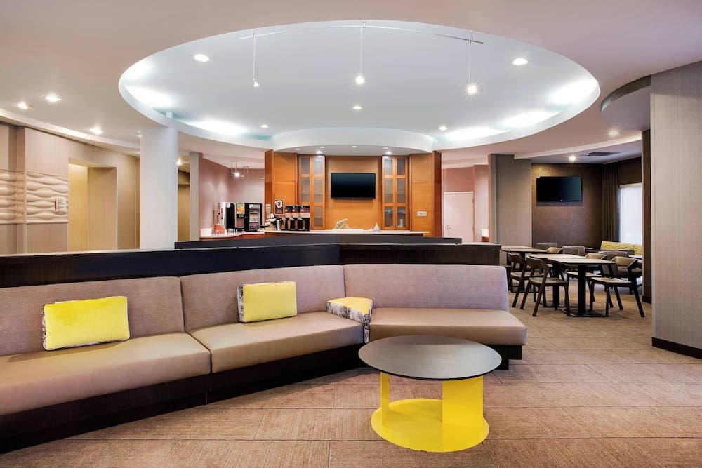 Springhill Suites Marriott Airport property views in Windsor Locks — gallery photo 3
