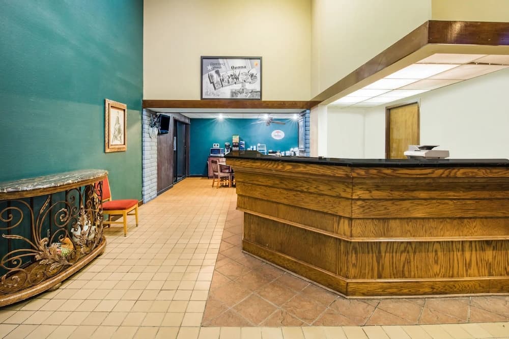 Republic Hotel of Ozona property views in Ozona, TX — gallery photo 3