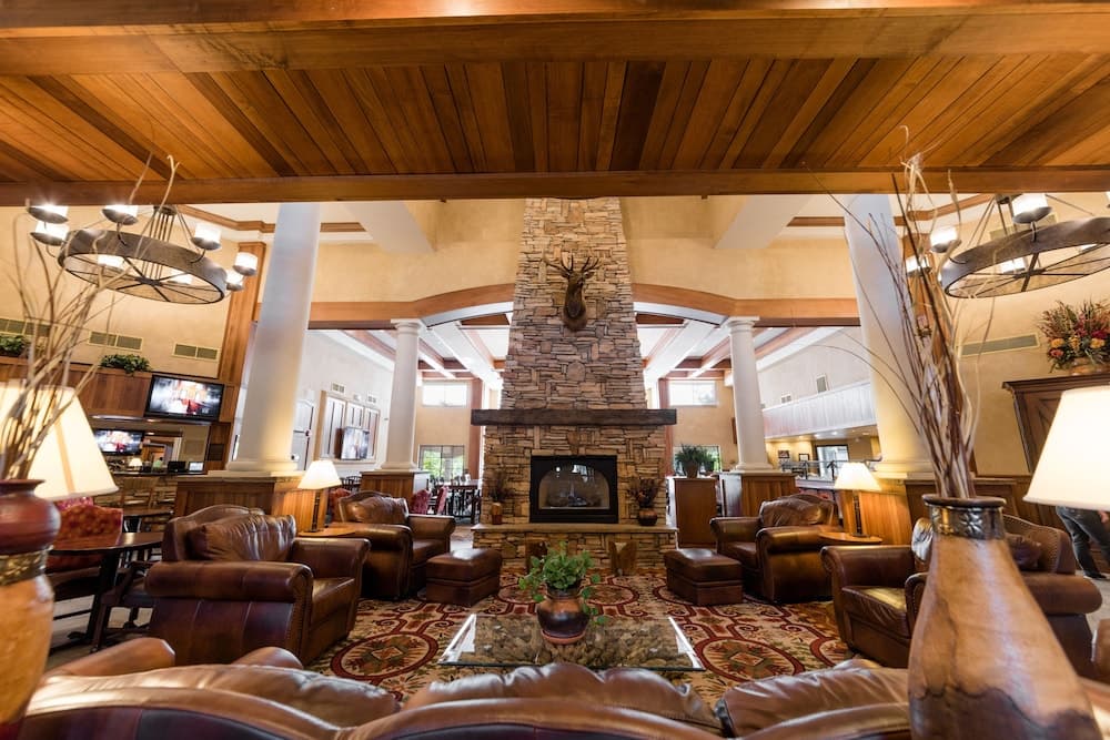 MCM Elegante Lodge & Suites Ruidoso property views in Ruidoso, NM — gallery photo 3