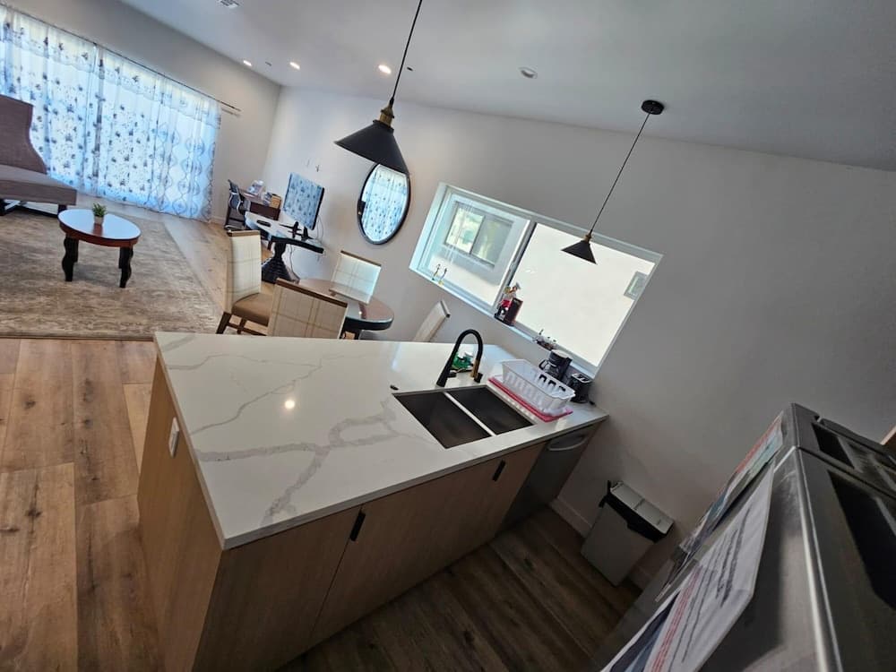 Fabulous Townhouse with Rooftop view interior in Los Angeles, CA — gallery photo 2
