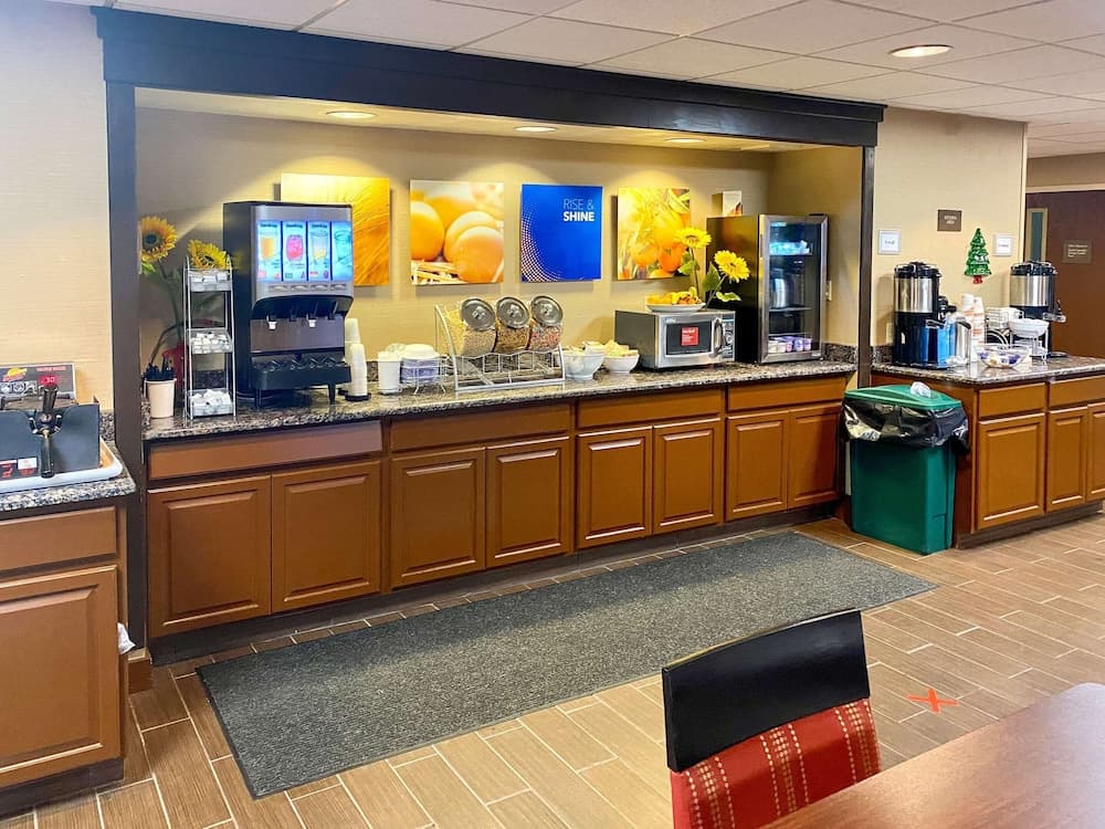 Comfort Suites Near Casinos Norwich-Uncasville CT gallery photo in Norwich, CT — image 16