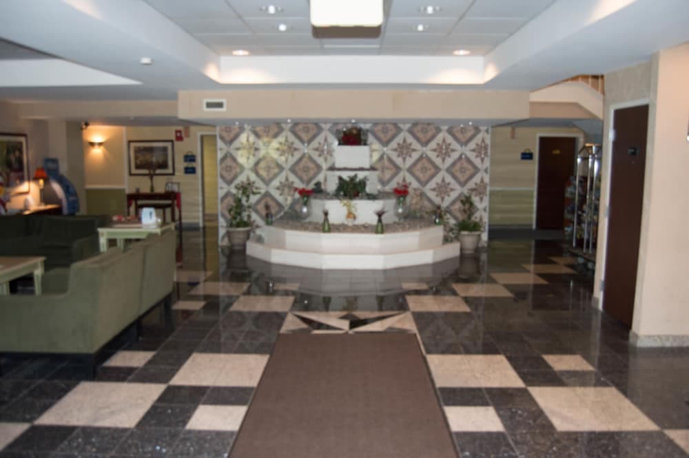 Aderi Hotel Niantic interior in Niantic, CT — gallery photo 2
