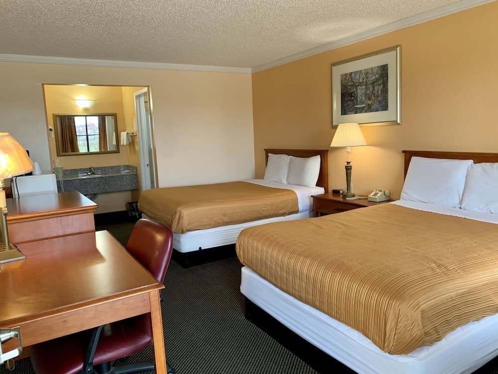 Regency Inn Fairfield property views in Fairfield, TX — gallery photo 3