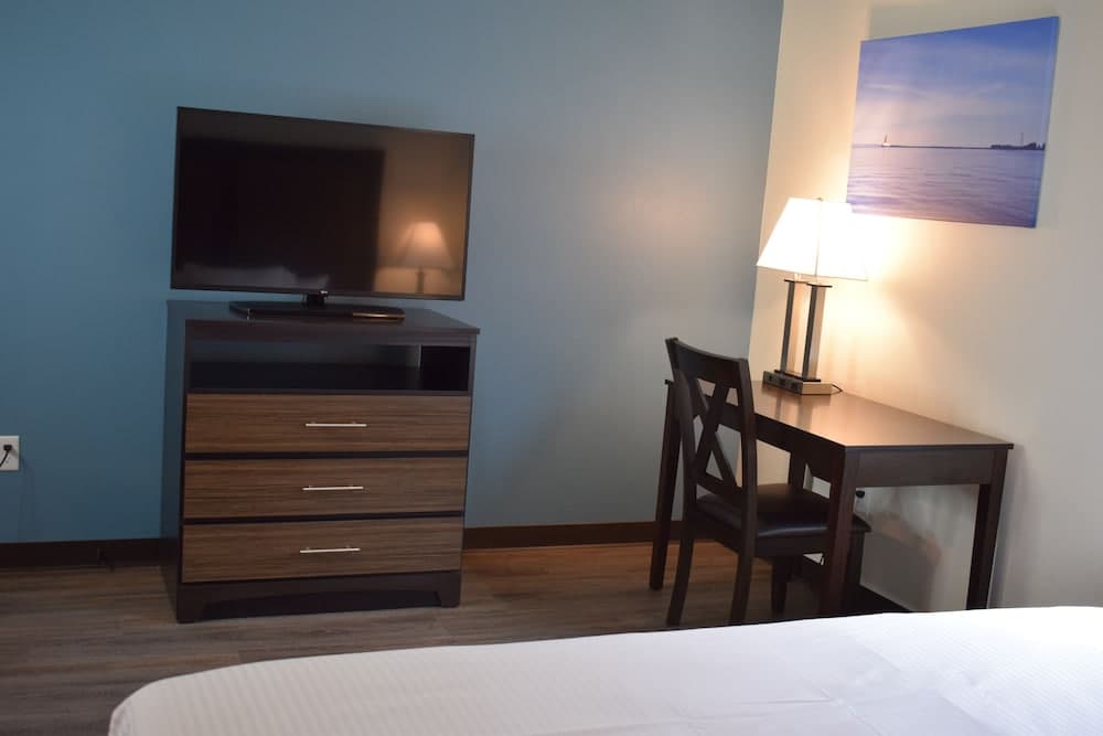 Menominee River Extended Stay Hotel interior in Marinette, WI — gallery photo 2