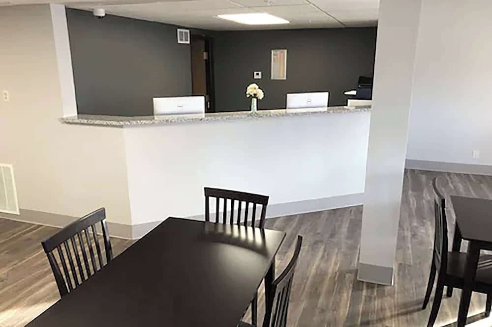 Lincoln Hotel interior in Lincoln, NE — gallery photo 2