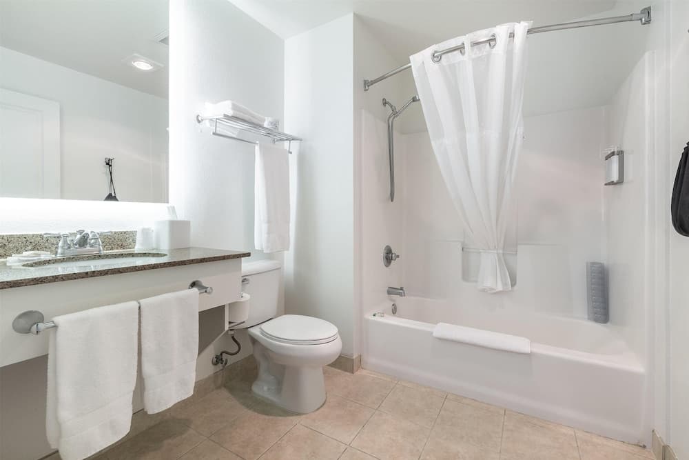 Marshall Suites Bainbridge Island, SureStay Collection by BW gallery photo in Bainbridge, WA — image 15
