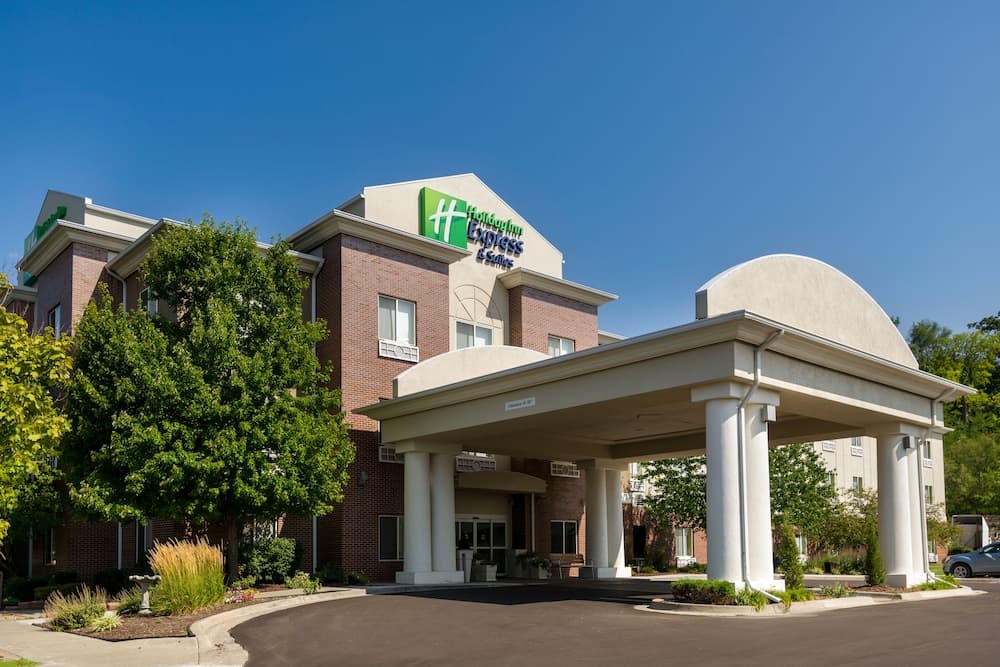Holiday Inn Express Hotel & Suites Independence-Kansas City by IHG featured exterior or lobby in Independence, MO — similar hotel
